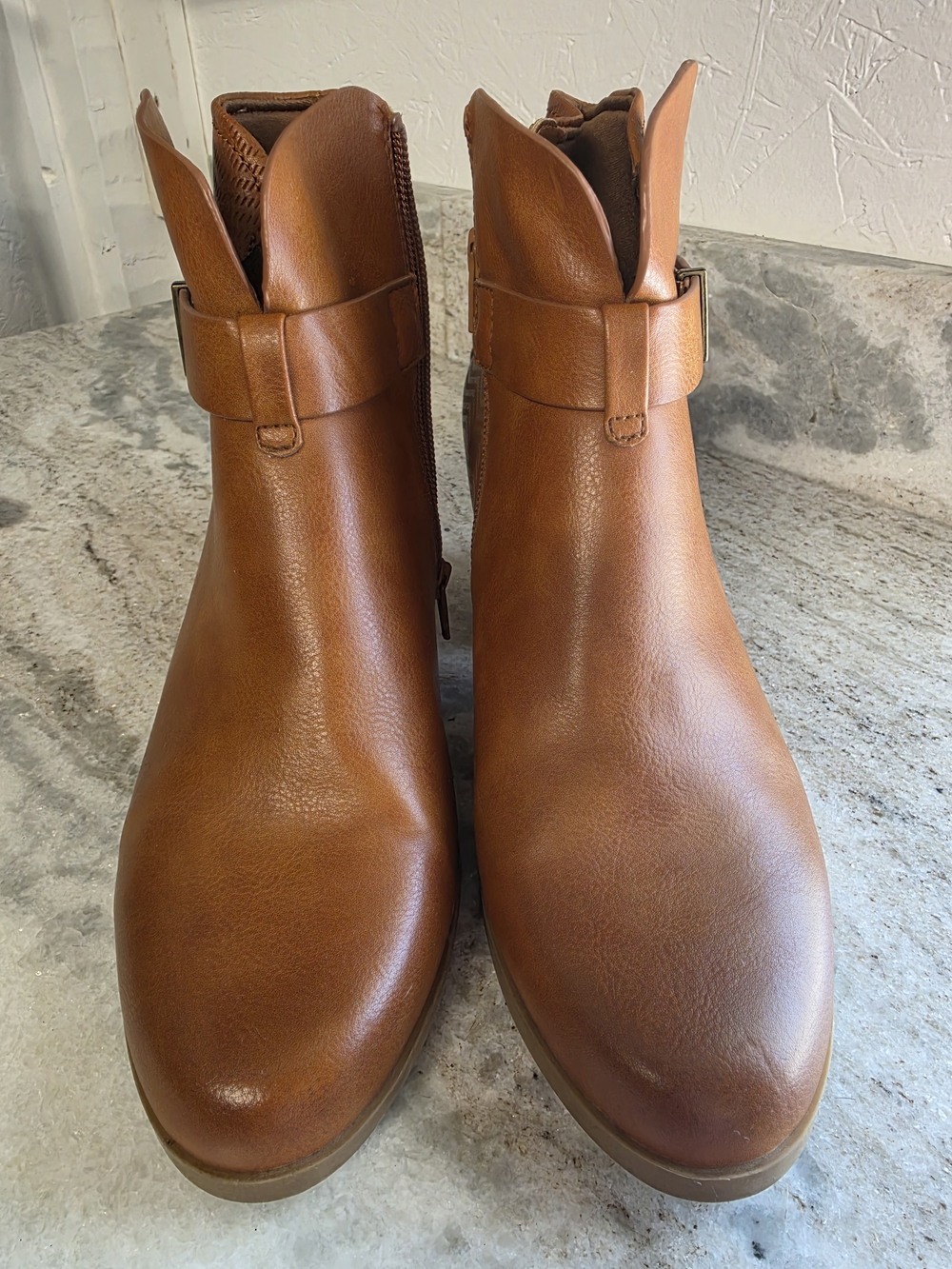 Baretraps Women’s Size 9M Brown Western Ankle Booties Buckle Stacked Heel